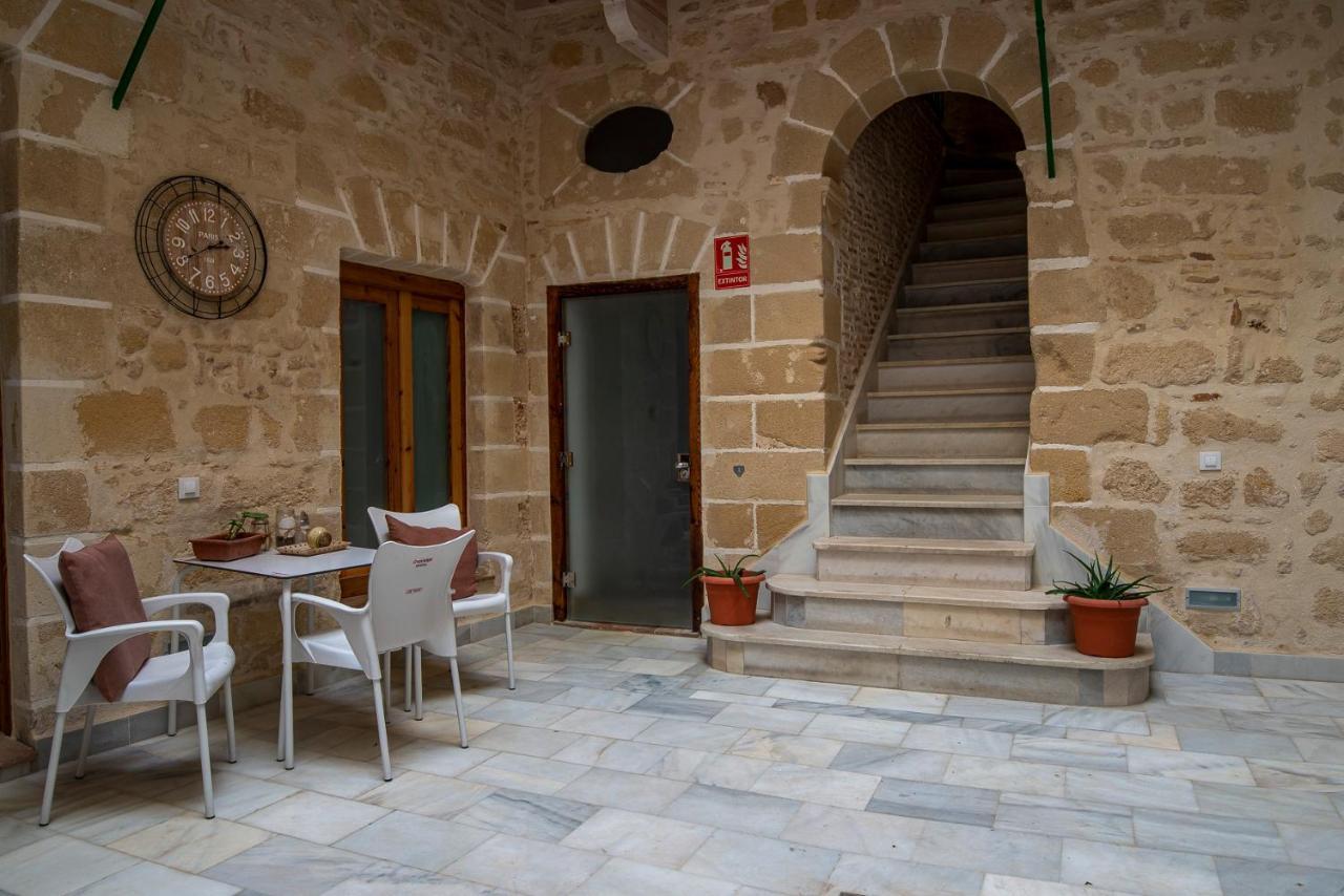 Casa Palacio De La Cruz *