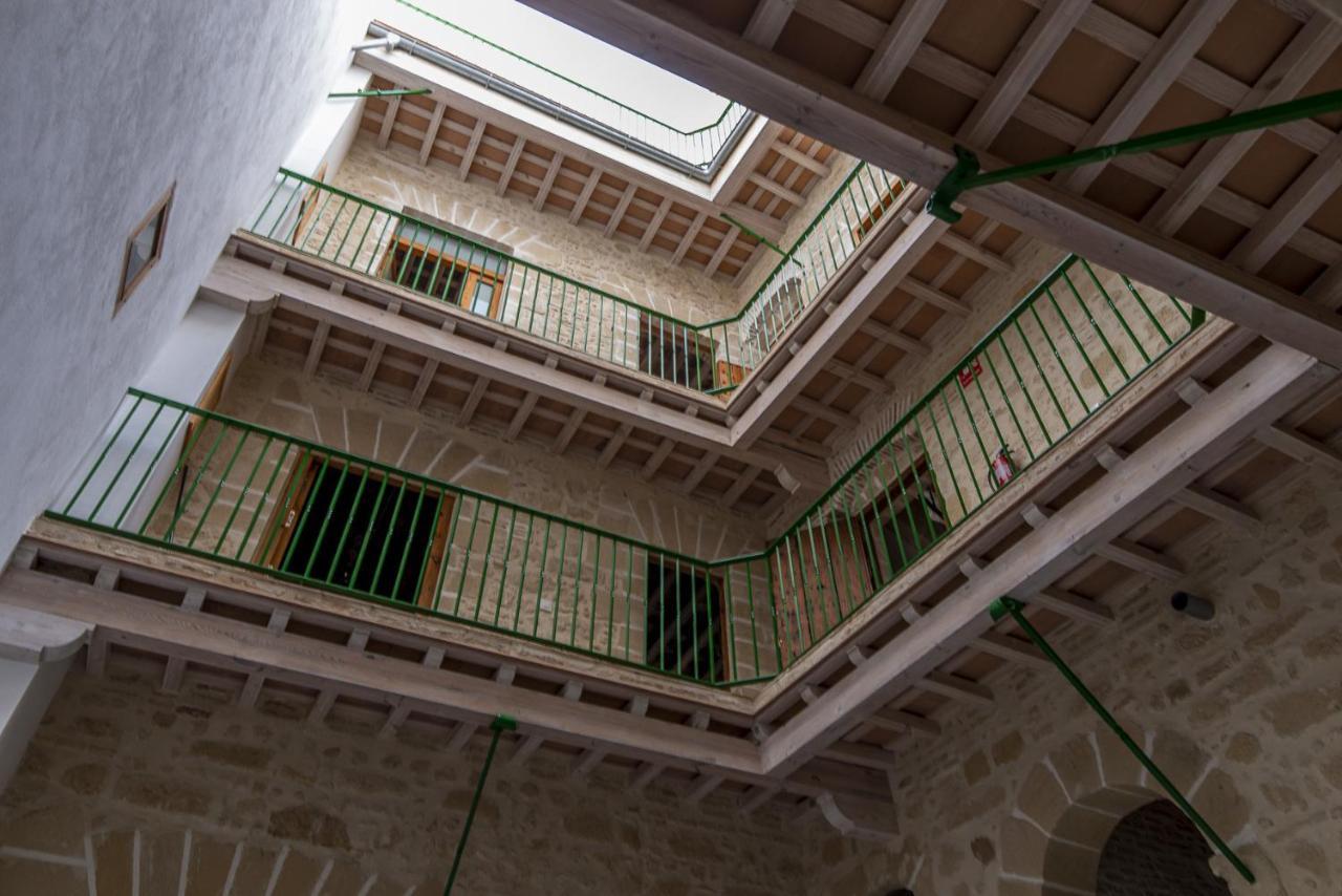 Palacio La Cruz 2B Apartment